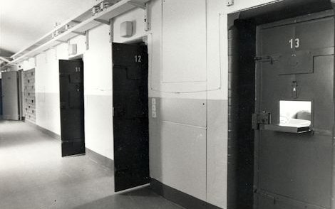 Zellengang in der ehemaligen Untersuchungshaftanstalt der Stasi in Gera.