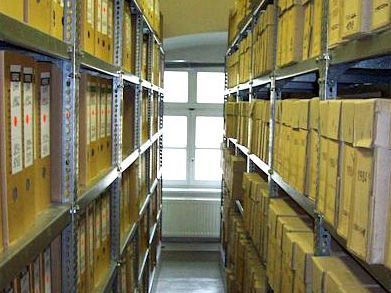 Aktenregale im Stasi-Unterlagen-Archiv Erfurt