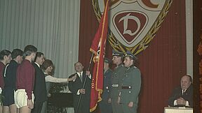 Stasi-Minister Erich Mielke Übergabe Vereinsfahne Gründung des BFC Dynamo 1966